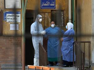  بعد دخول العامل مستشفى العزل بأيام، تأكدت إصابة أفراد عدد من الأسر بفيروس كورونا