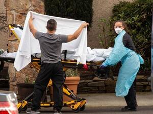 سجلت الولايات المتحدة منذ بدء تفشي فيروس كورونا، نحو مليونين و100 ألف إصابة وأكثر من 115 ألف حالة وفاة حتى الآن