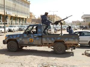 مقاتلون من قوات حفتر