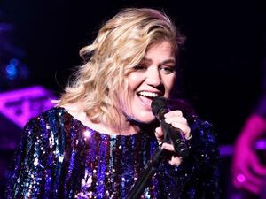 Kelly Clarkson (Twitter)