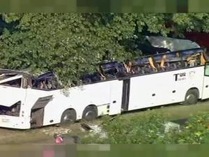 وأغلقت الشرطة منطقة الحادث ضمن إجراءات عملية لتحرير الرهائن.