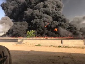 أسفر الحادث عن إصابة سبعة أشخاص حتى الآن، وتفحم 31 سيارة.