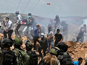 Israeli occupation forces wounded Palestinians (Twitter)