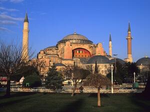  تحويل كاتدرائية "آيا صوفيا" في اسطنبول إلى مسجد