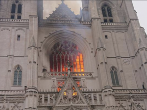 كاتدرائية نانت الواقعة غربي فرنسا