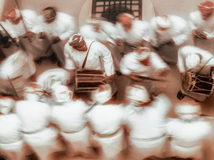 Omani folk dance called Al-Razhah, Fatimah Al-Sabeeha (Instagram)