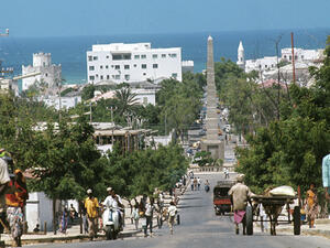 سحب الثقة من حكومة رئيس الوزراء حسن علي خيري