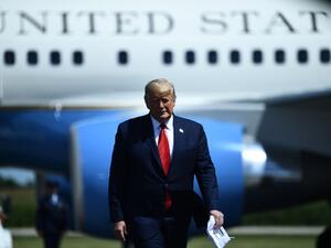 US President Donald Trump arrives to deliver remarks on the economy at Mankato Regional Airport on August 17, 2020 in Mankato, Minnesota. Brendan Smialowski / AFP