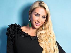 إنهيار جويل مردينيان بالبكاء بسبب الأوضاع في لبنان..والجمهور يسخر منها!