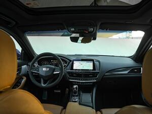 ’كاديلاك‘ تطرح أول CT4-V وCT5-V في الشرق الأوسط