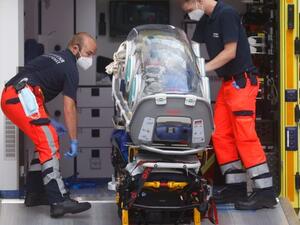 Merkel urges joint, tough EU response to poisoning of Russian opposition leader & investigative journalist Alexei Navalny (Twitter)