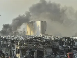 الانفجار المدمر الذي هز أمس مرفأ العاصمة اللبنانية بيروت