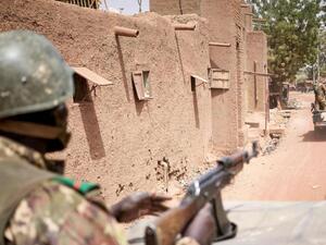 تمرد لوحدات من الجيش في ثكنة قرب العاصمة المالية باماكو