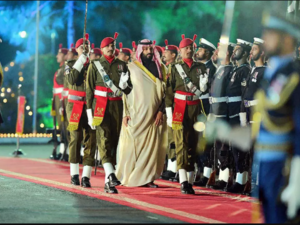 Saudi Crown Prince Mohammed bin Salman (C) reviewing a guard of honour at the Prime Minister House in Islamabad. (AFP/File)