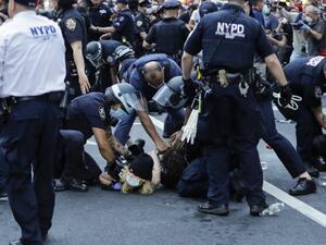 الشرطة الأمريكية ارتكبت انتهاكات واسعة النطاق ضد حقوق الإنسان