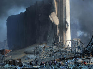 صوامع الغلال المدمرة في مرفأ بيروت، والتي تتسع لنحو 120 ألف طن