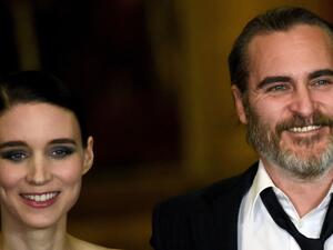 خواكين فينيكس وخطيبته