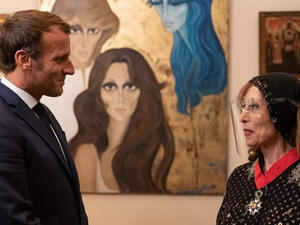Face Mask and Social Distancing! First Pictures of Fairuz Receiving an Honor From Emmanuel Macron
