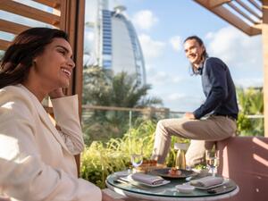 "جميرا ليفنج مارينا جيت" يقدم لضيوفه عروضاً قيمة ومزايا حصرية بمناسبة الافتتاح