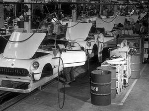 ’شفروليه‘ تحتفل بمرور نحو سبعة عقود على ’كورفيت‘ الأيقونية