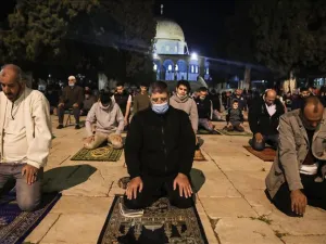 تعليق دخول المصلين والزوار إلى المسجد الأقصى لمدة 3 أسابيع