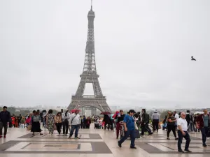  برج إيفل، أبرز رموز العاصمة باريس