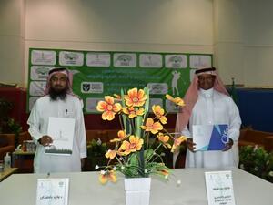  Walid Bahamdan of Tadrees and Saudi Golf Federation’s Majed Al-Sorour after signing a memorandum of understanding (MoU). (Supplied)