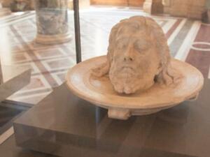 في متحف اللوفر.. هذ هذا رأس الحسين أم رأس يوحنا المعمدان؟