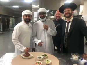 مطعم يهودي حلال في الامارات يحصل على ترخيص رسمي من الجهات الحاخامية