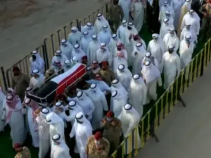 جنازة أمير الكويت الراحل اقتصرت على الأقارب فقط