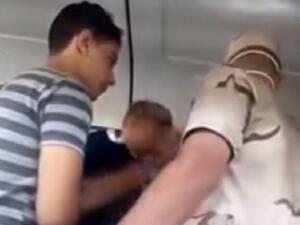 اتهم ناشرو الفيديو رئيس القطار والمحصل بالتنمر على المجند 