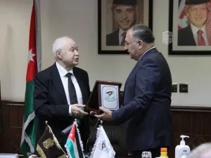 مذكرة تعاون بين "النزاهة ومكافحة الفساد" وملتقى طلال أبوغزاله