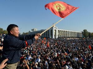 الرئيس يتحدث عن انقلاب