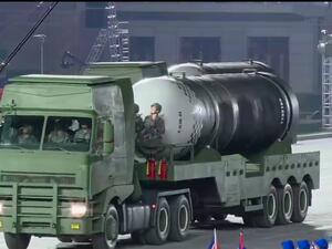 وهذه أول مرة تعرض خلالها كوريا الشمالية صواريخ باليستية عابرة للقارات خلال عرض عسكري منذ عام 2018.