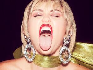 Miley Cyrus  (Twitter)