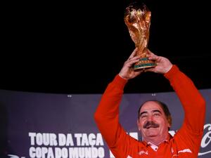 When Roberto Rivelino arrived in Riyadh it was like royalty had come to town (Photo: AFP)