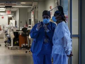 يتفشى الوباء في معظم أنحاء بريطانيا حيث بلغ عدد الوفيات الرسمي 46299