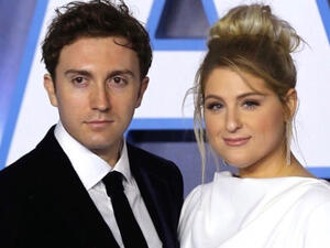 Meghan and Daryl wed in December 2018 in a beautiful backyard ceremony 