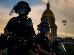 عناصر من الشرطة الأمريكية