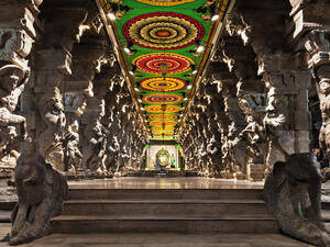 Inside of Meenakshi hindu temple in Madurai, Tamil Nadu, South India. Religious hall of thousands of columns (Shutterstock/ File Photo)