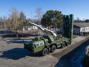S-400 Triumf air defense system battalion was deployed on the Russian northwestern naval base in Severodvinsk. (Shutterstock/ File Photo)
