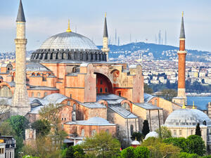 Hagia Sophia Grand Mosqu  (Shutterstock)	
