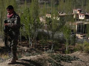 مقتل 26 عنصر أمن أفغانيا بتفجير انتحاري في ولاية غزنة