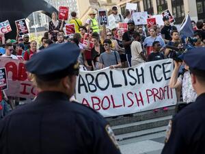 كفالة بآلاف الدولارات على زوار الولايات المتحدة من دول آسيوية وأفريقية