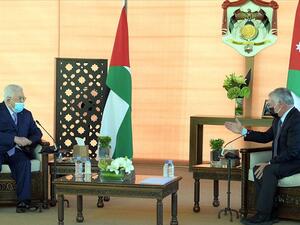 العاهل الأردني والرئيس الفلسطيني يعبران عن أملهما في إحياء بايدن لعملية السلام