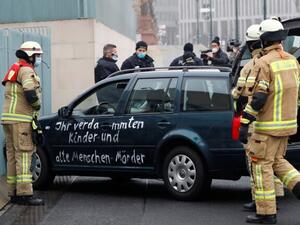 الشرطة: اصطدام سيارة ببوابة مقر المستشارة الألمانية