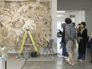 Kuwaiti artists visit the Golden Thread Gallery in Belfast, Northern Ireland, as part of ABC’s Making Marks creative exchange program, August, 2019. (Screengrab ABC)