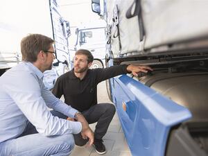 مرسيدس بنز عُمان تقدم لعملائها الفحص الصحي لشاحنات أكتروس للحفاظ على قوة أداء شاحناتهم