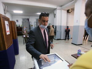 الاستفتاء على الدستور الجديد