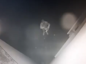  الحريق أسفر عن أضرار مادية في المسجد